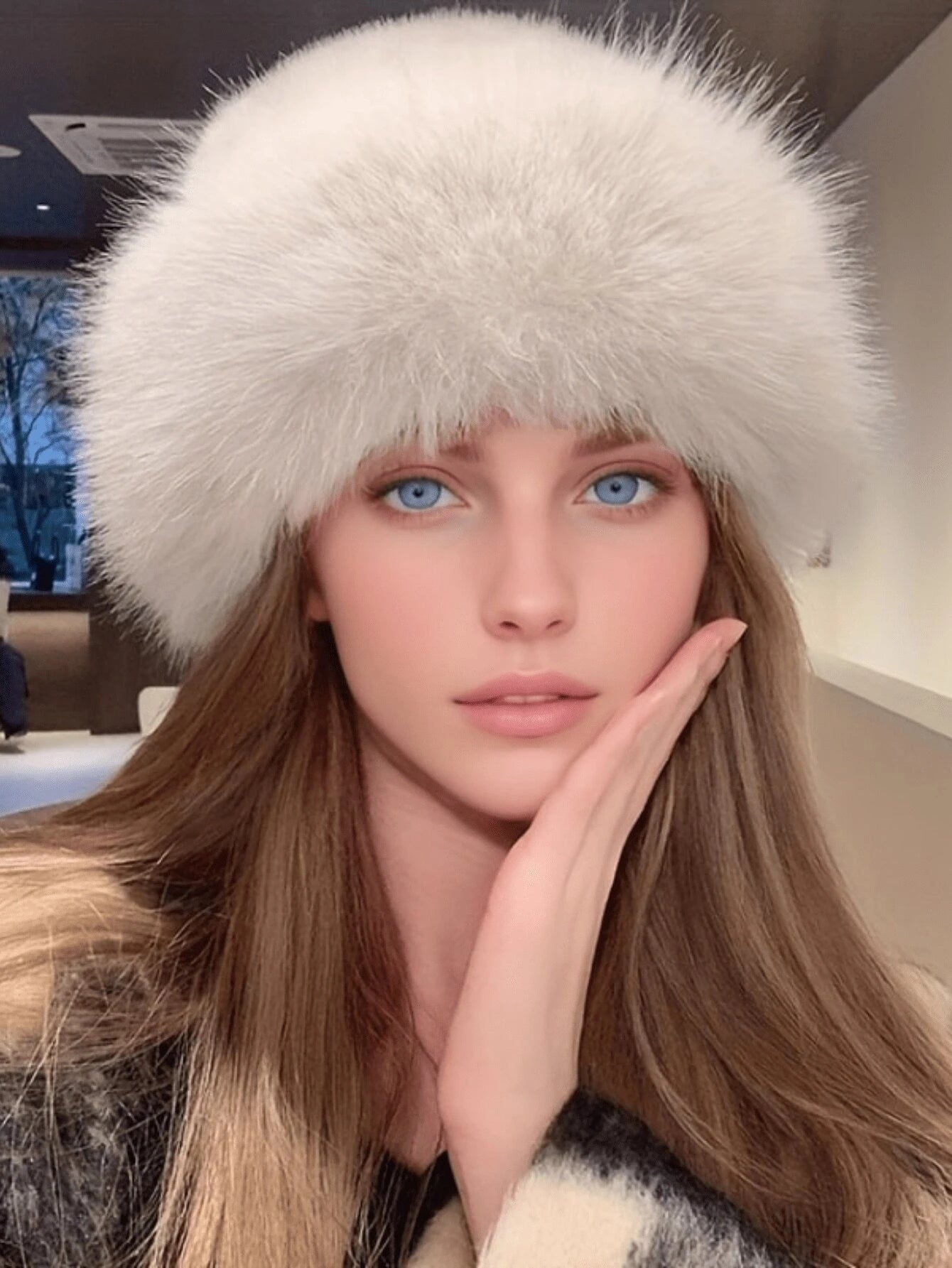 1pc Elegant Solid Color Soft Fleece Spliced Fluffy Trim Warm Windproof Winter Hat350