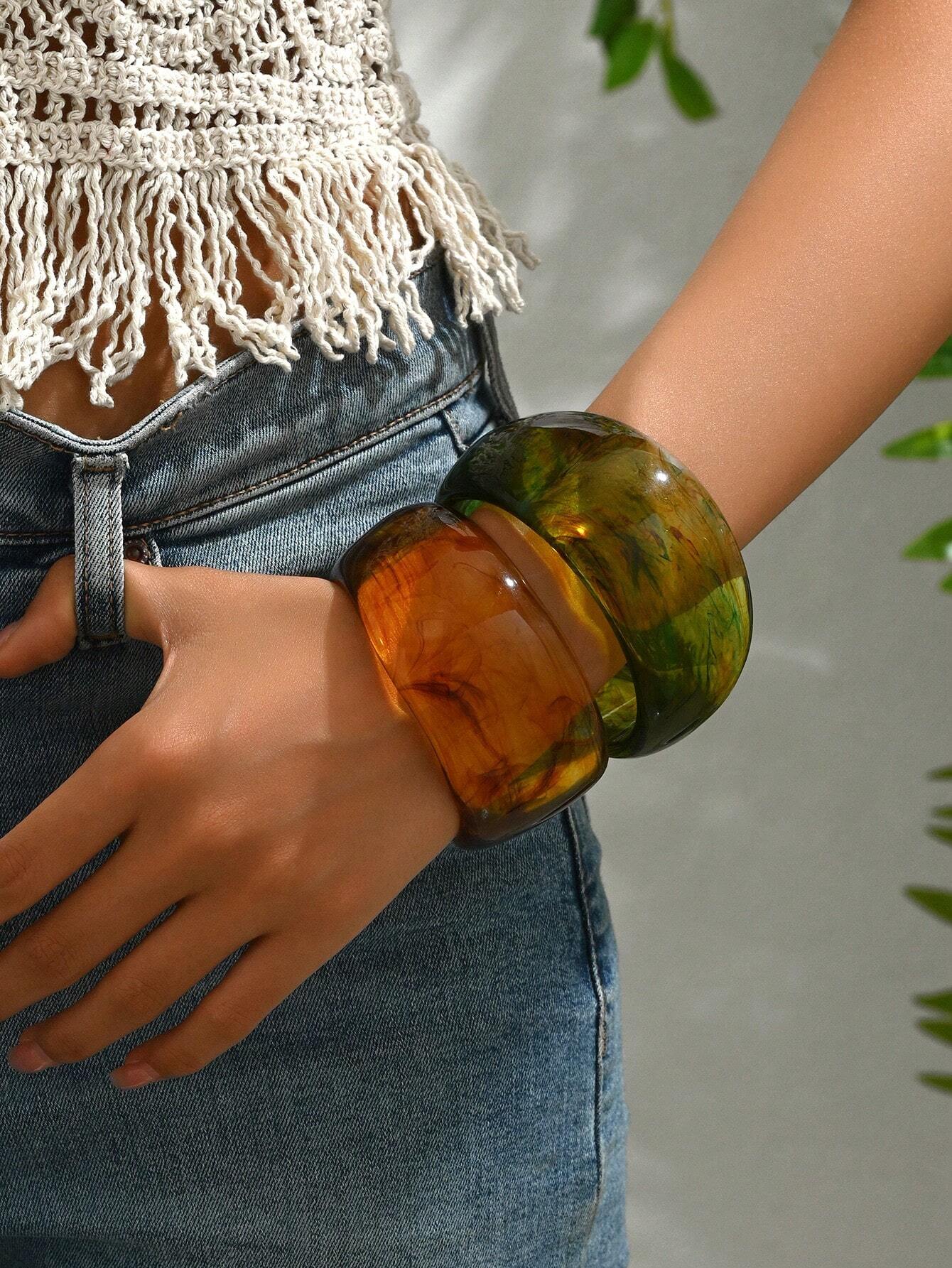 1pc Fashion Exaggerated Geometric Transparent Floral Resin Bangle Brown