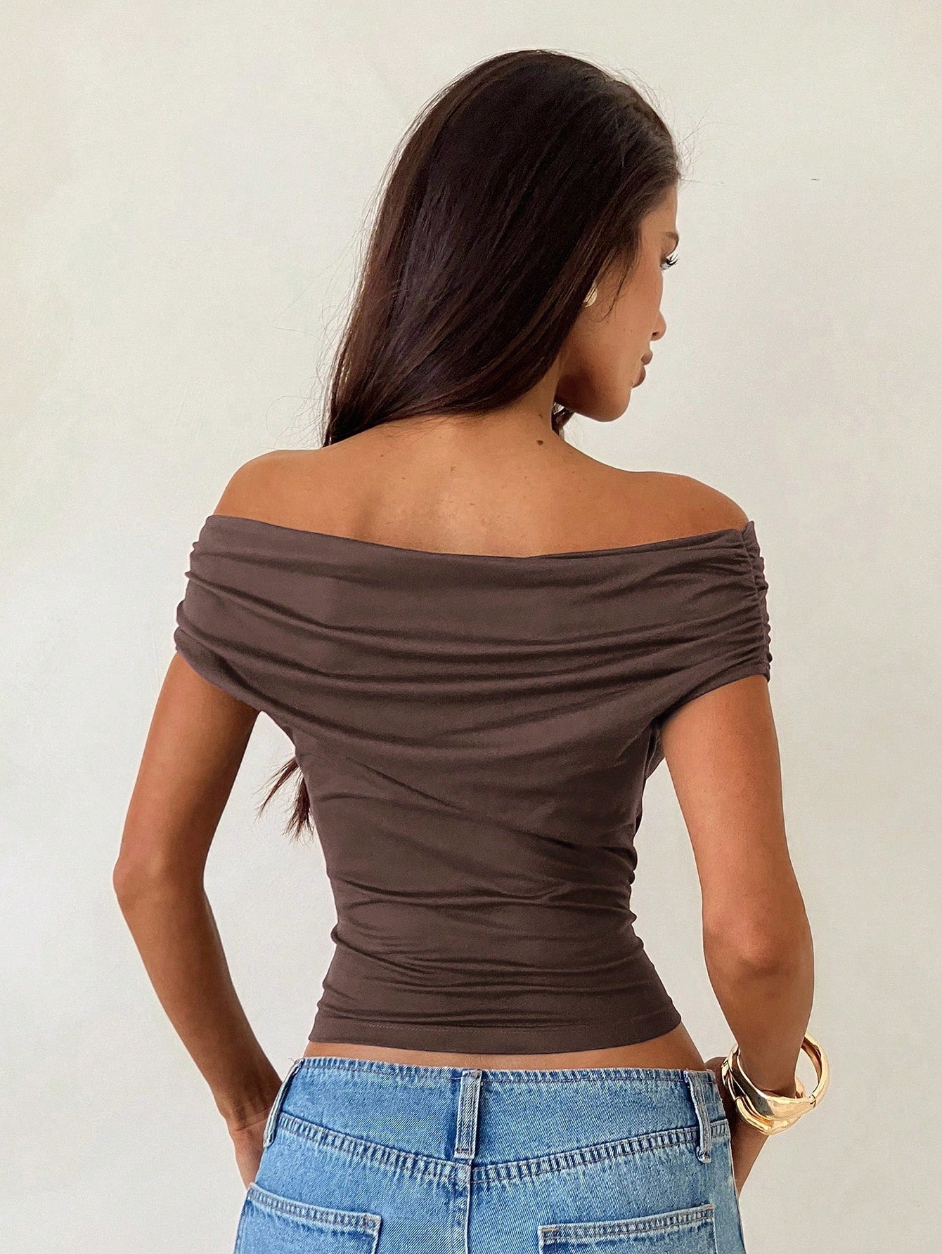 Aloruh Women's Solid Color Off Shoulder Ruched Fitted Fashion T-Shirt Brown Top
