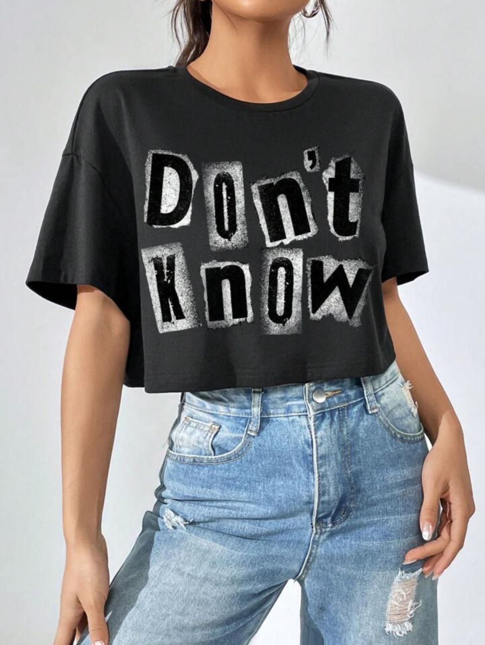 SHEIN EZwear Slogan Graphic Drop Shoulder Crop Tee