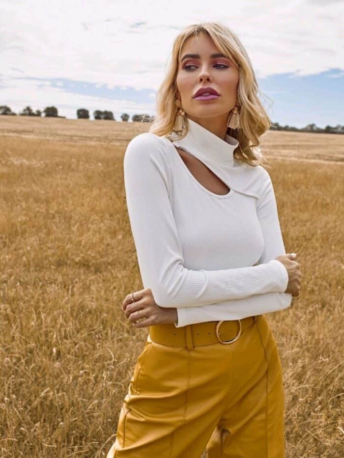 SHEIN Buckle Detail Cutout Shoulder Rib-knit Top - Image 5