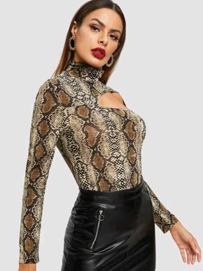 SHEIN Cutout Front Snake Skin Print Fitted Tee - Image 3