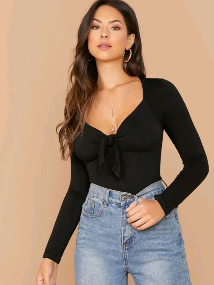 SHEIN Solid Sweetheart Neck Knot Front Top