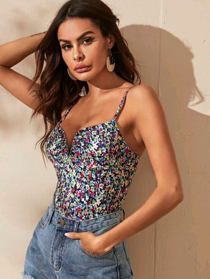 SHEIN V-bra Neck Ditsy Floral Cami Top - Image 3