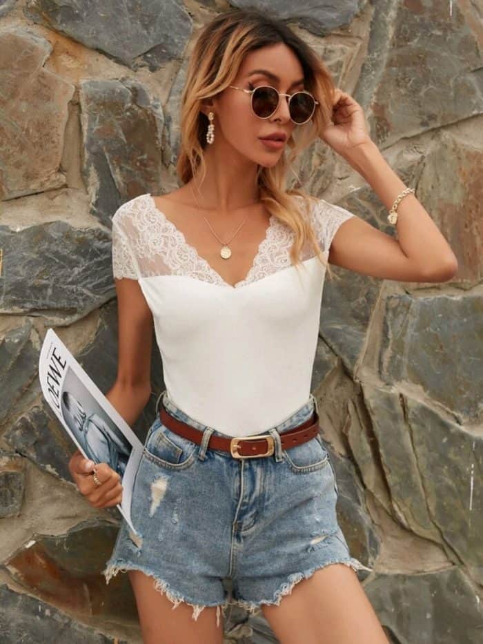 Contrast Lace Rib-knit V-neck Tee - Image 2