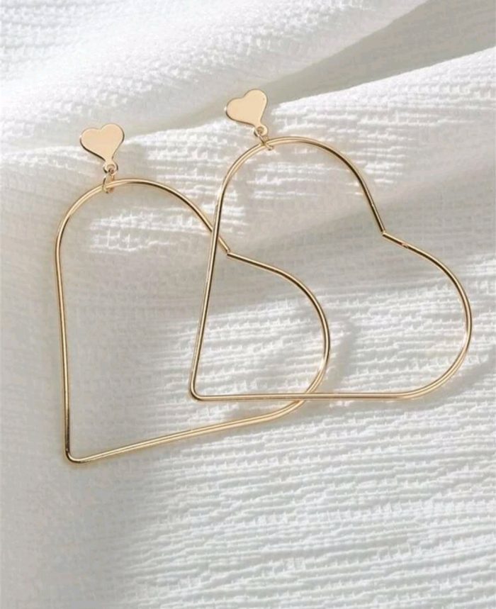 Hollow Out Heart Drop Earrings - Image 3