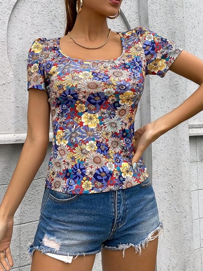 Puff Sleeve Scoop Neck Floral Print Tee - Image 4