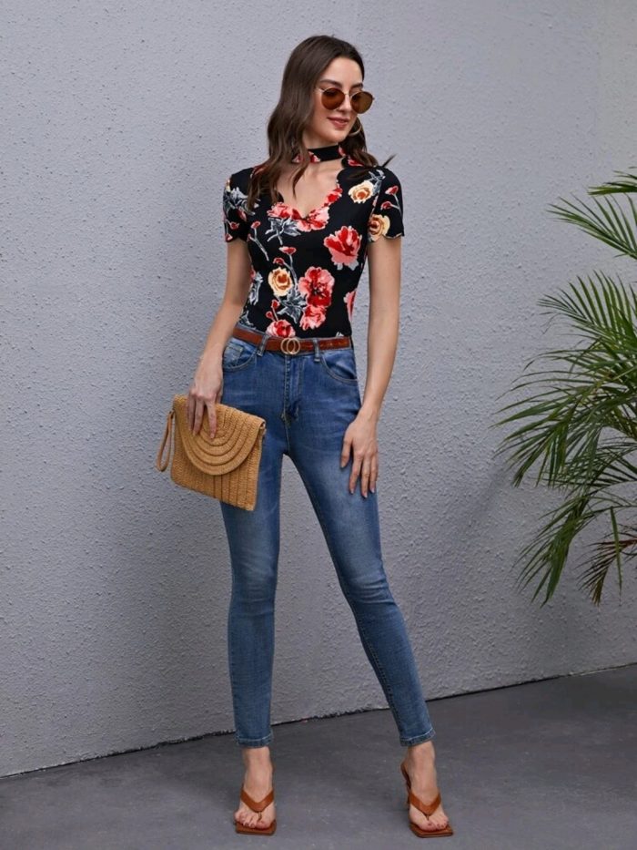 SHEIN Keyhole Neck Schiffy Edge Floral Tee - Image 2