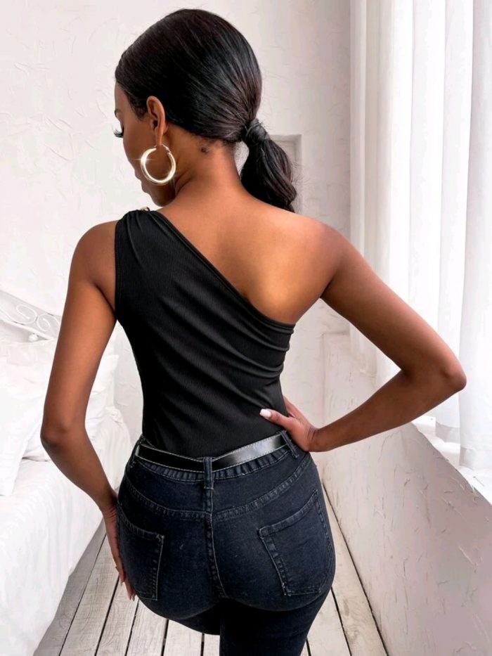 One Shoulder Chain Detail Fitted Top - Image 6