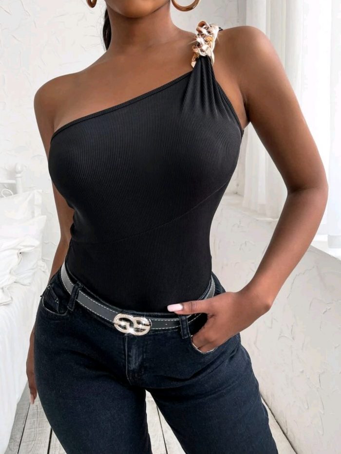 One Shoulder Chain Detail Fitted Top - Image 7