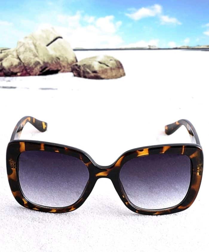 Tortoiseshell Frame Sunglasses - Image 3