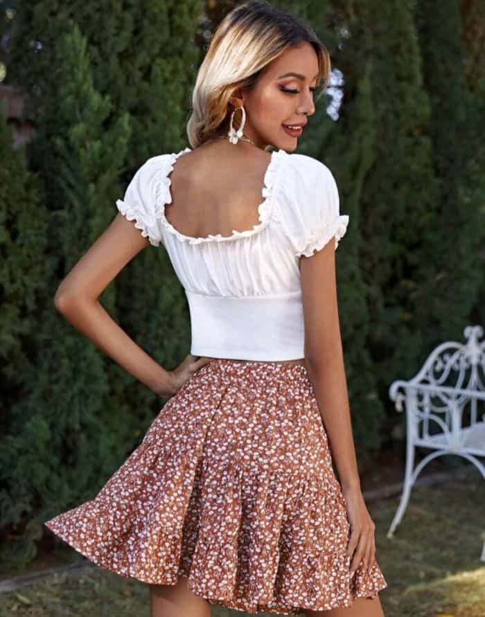 SHEIN Frill Edge Ruched Detail Rib-knit Top & Ditsy Floral Skirt Set - Image 5
