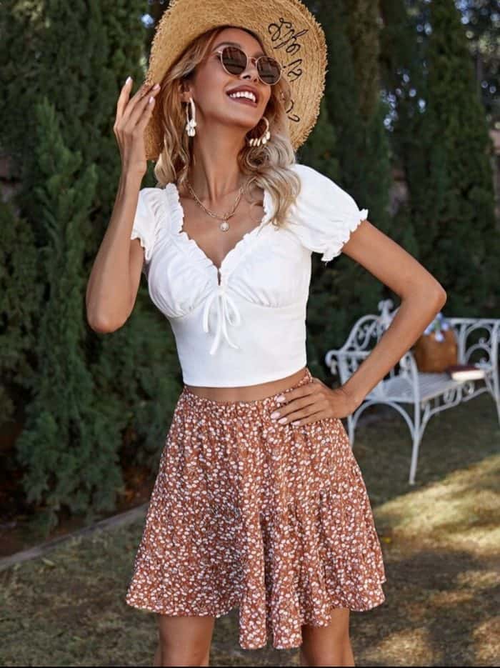 SHEIN Frill Edge Ruched Detail Rib-knit Top & Ditsy Floral Skirt Set - Image 3