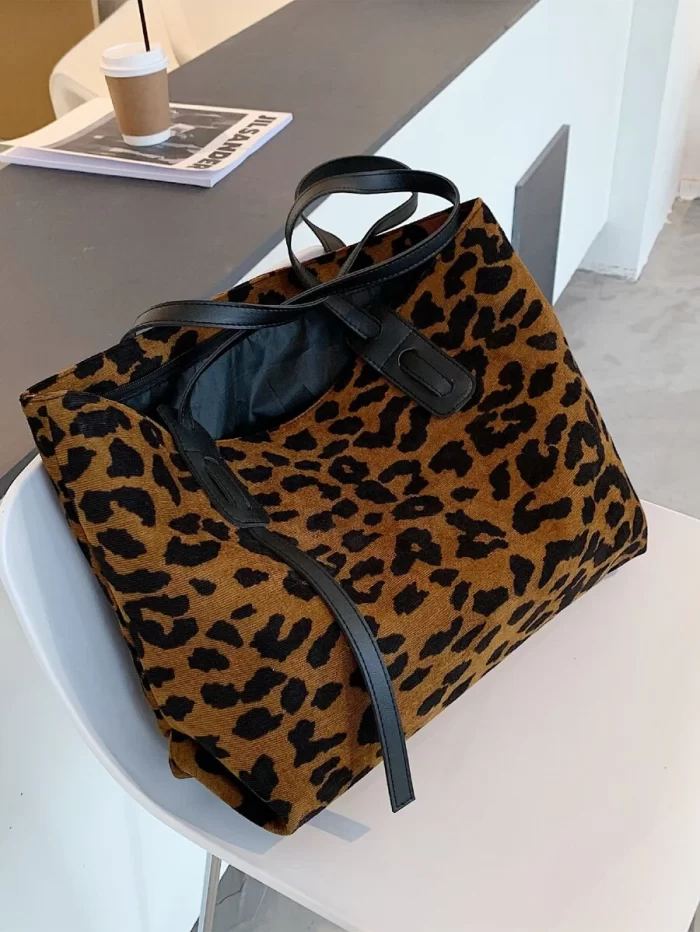 Leopard Large Capacity Tote Bag - Image 4