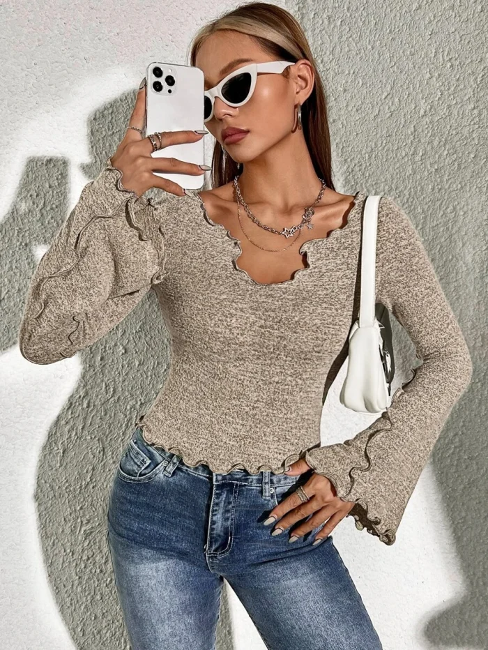 SHEIN EZwear Notched Neck Lettuce Trim Trumpet Sleeve Tee - Image 5