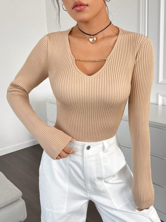 SHEIN EZwear Solid Chain Detail Ribbed Knit Sweater - Image 3