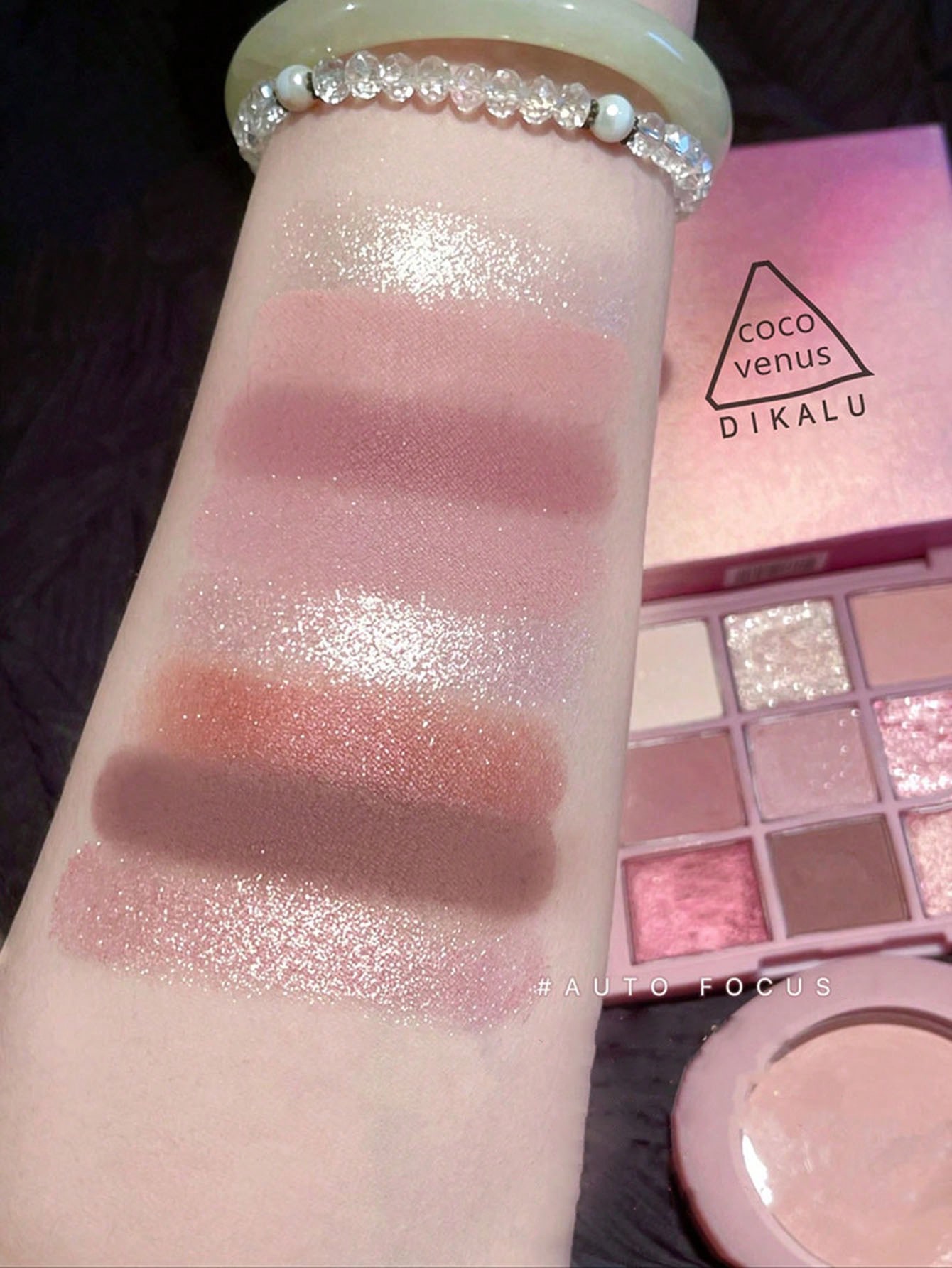 9-Color Eyeshadow Palette, 1Pc Highly Pigmented Matte & Shimmer Powder Pallet Long-Lasting Eye Shadow - Image 3