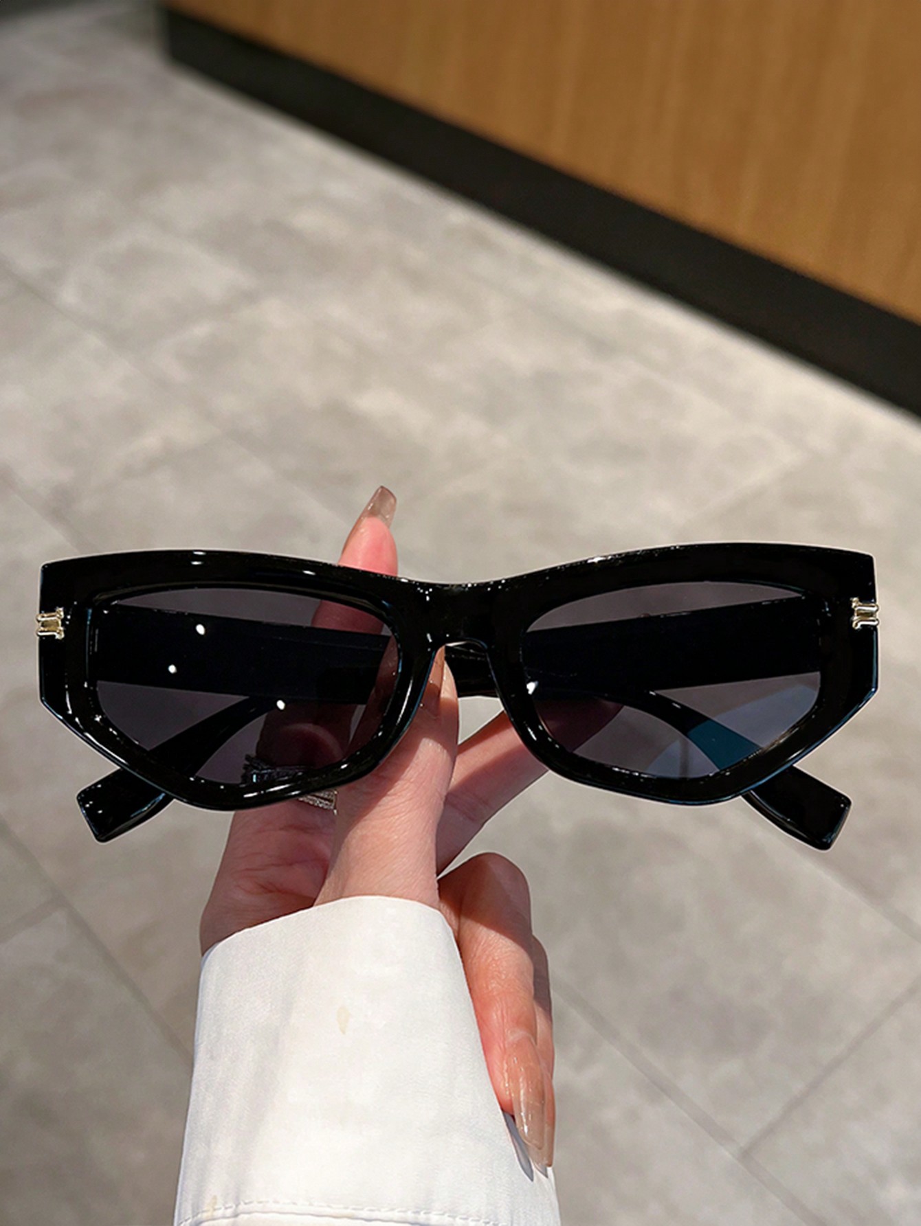 1pc Women's Multicolor Triangle Cat Eye Sunglasses Fashionable Accessory For Traveling