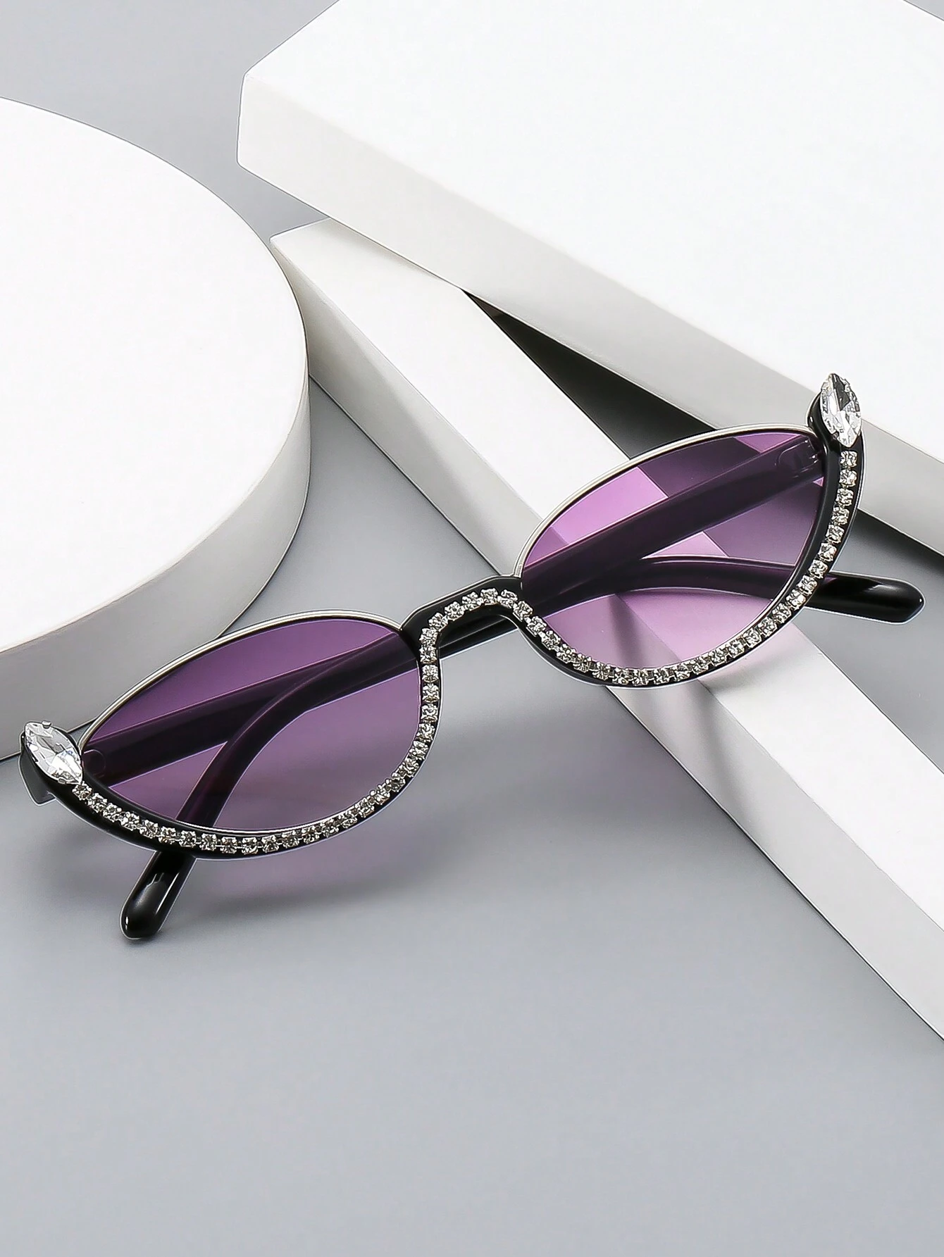 1pc Women's Cat Eye Shaped Sunglasses, Fashionable Pc Frame With Rhinestone