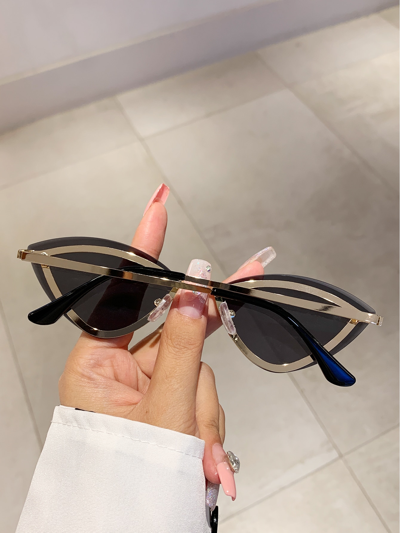 1pc Women's Vintage Cat Eye Style Frame With Rhinestone & Cut Glass Lens, Frameless Trendy Fashion Glasses - Image 3