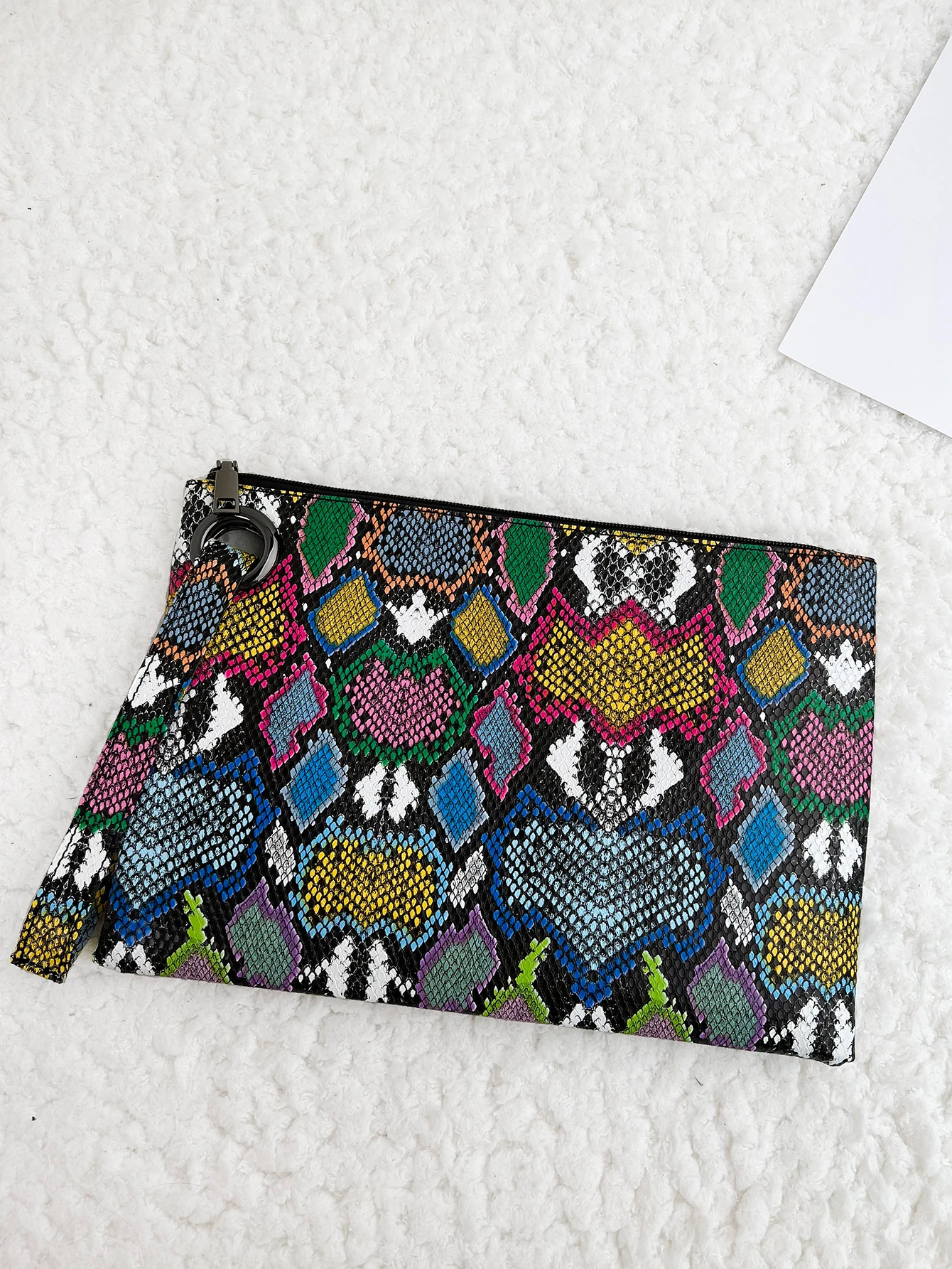 Fashionable Color Collision Snake Print Large Capacity Zipper Wrist Bag - Image 4