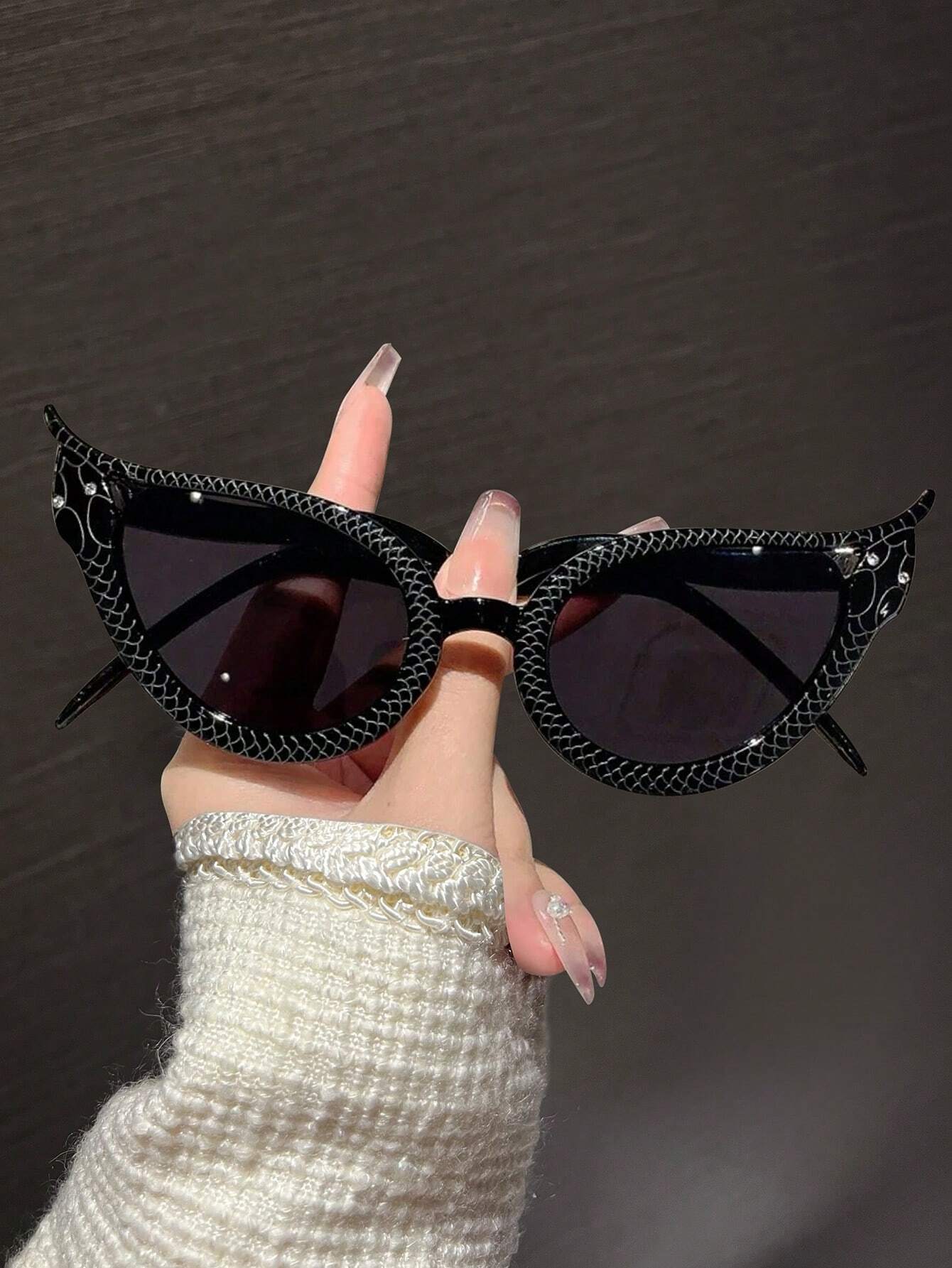 1pc Cat Eye Small Frame Personality Sun-Shading Black Y2k Fashion Sunglasses