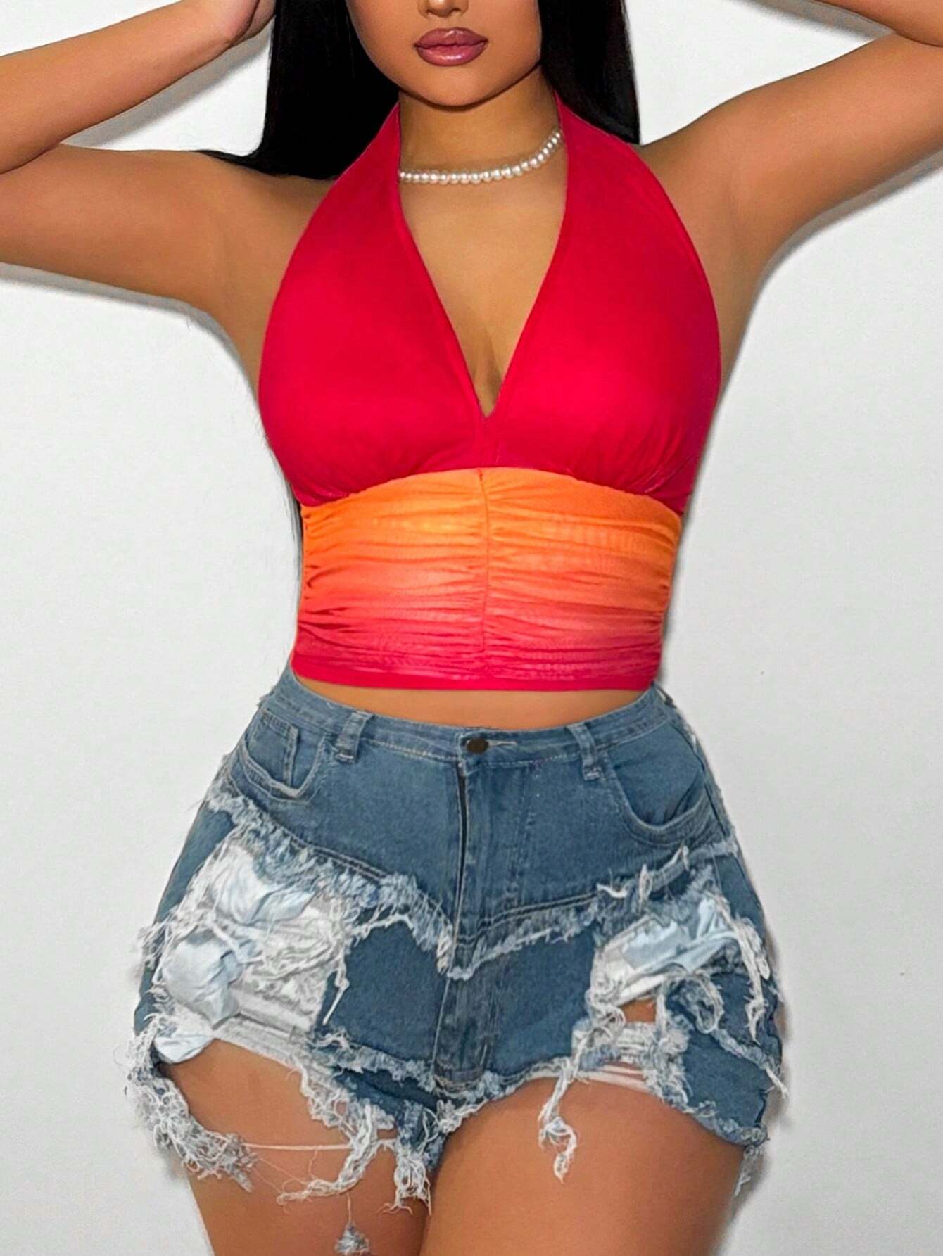 SHEIN SXY Ombre Plunging V-Neck Pleated Halter Cropped Tank Top - Image 3