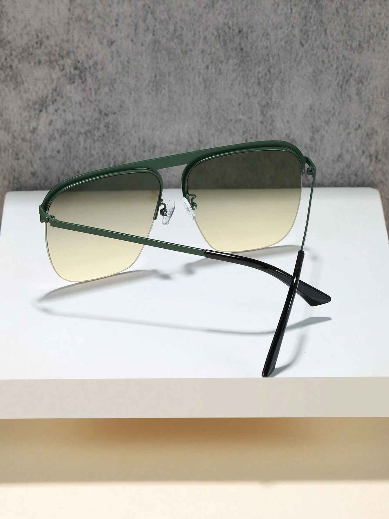 1 PC Women's Metal Frame Aviator Shape Trendy Fashion - Image 4