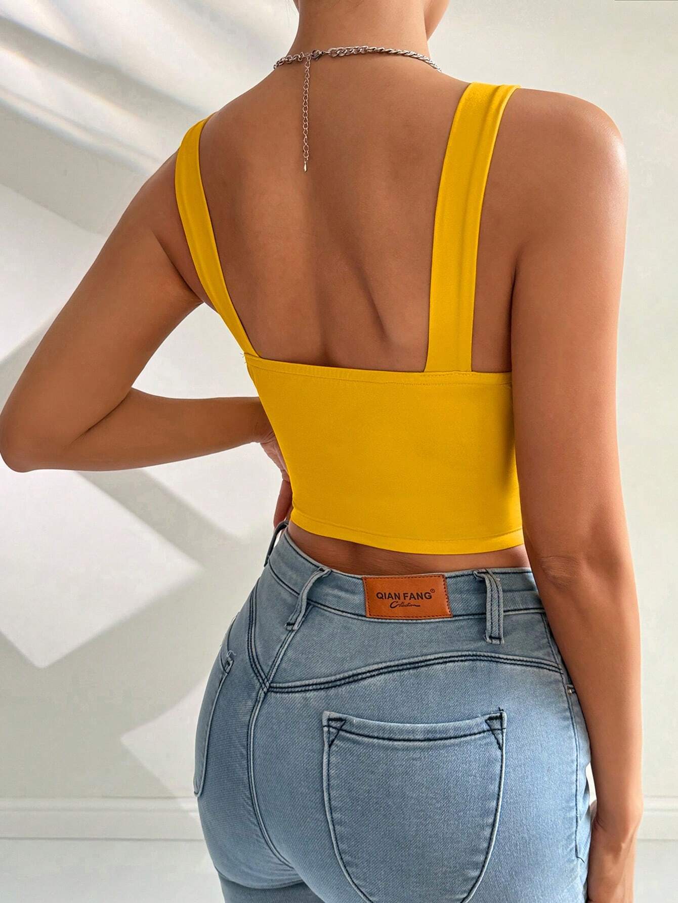 Women's Summer Solid Color Twist Hollow Out Sexy Camisole - Image 2