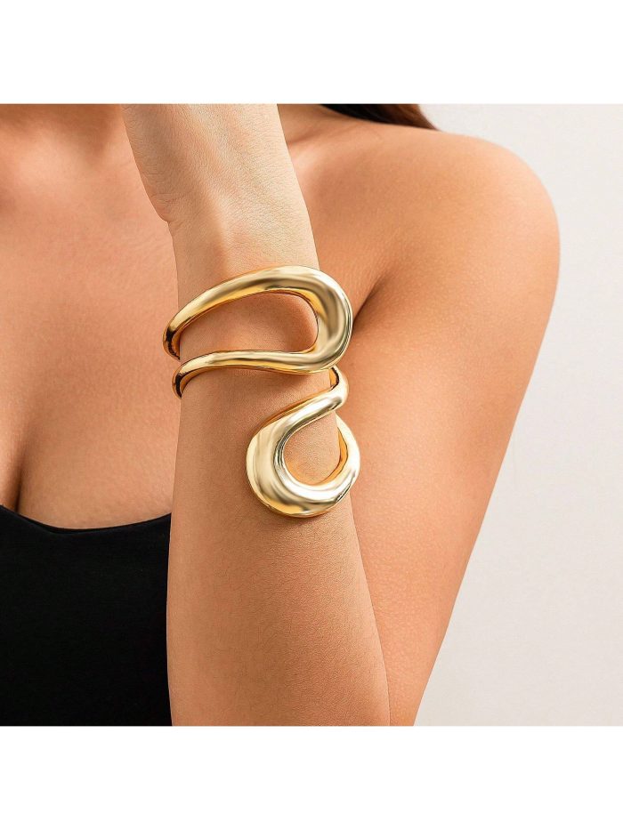 1pc Exaggerated Metallic Circular Bangle With Hollow Out Asymmetrical Shapes, Simple & Stylish Ladies All-Match Sexy Bracelet