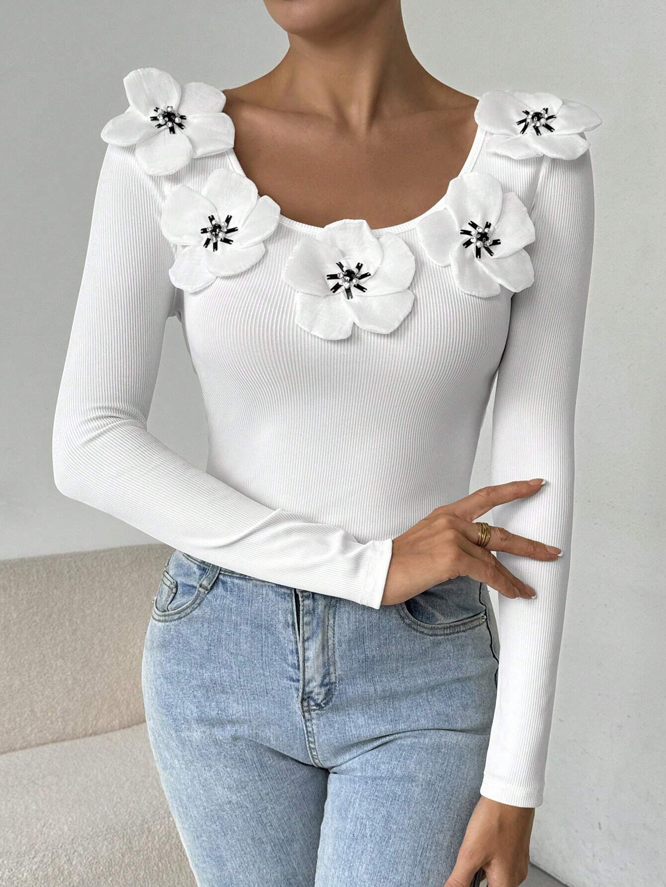 SHEIN Privé Women's Floral Decorated Minimalist Daily Wear Long Sleeve T-Shirt - Image 5