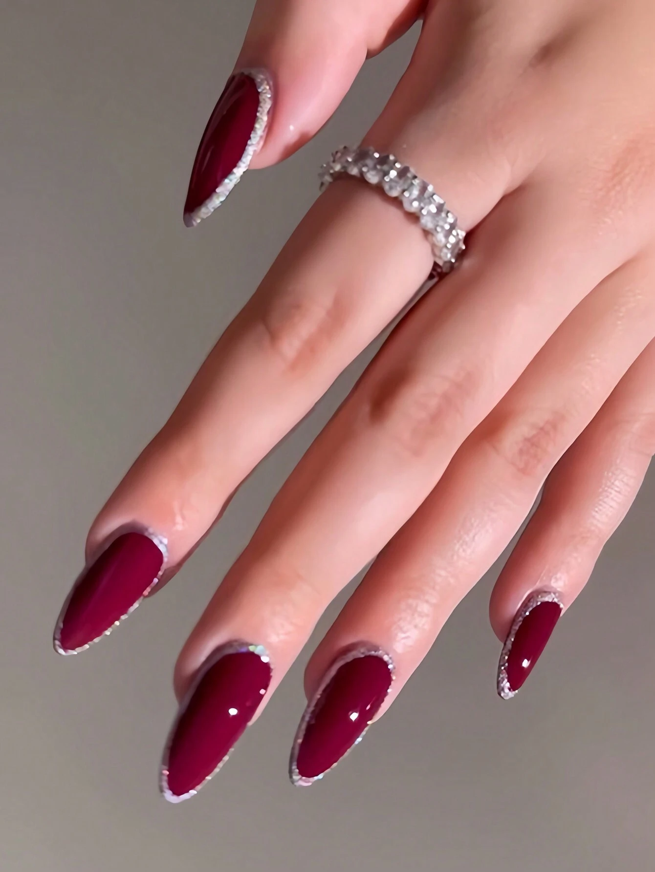 24pcs/Set European And American Style Medium-Long Length Cherry Sparkle Almond Shape False Nails+1pc Jelly Glue+1pc Nail File Press On Nails Nail Supplies