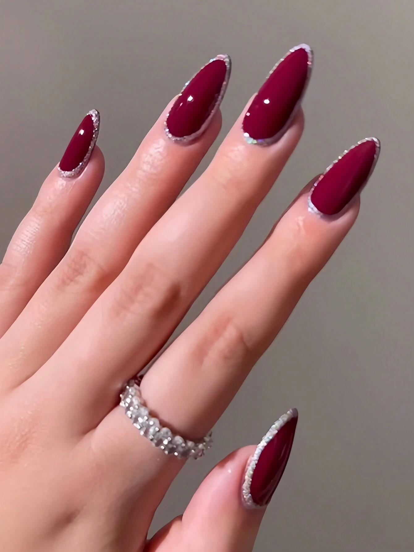 24pcs/Set European And American Style Medium-Long Length Cherry Sparkle Almond Shape False Nails+1pc Jelly Glue+1pc Nail File Press On Nails Nail Supplies - Image 3