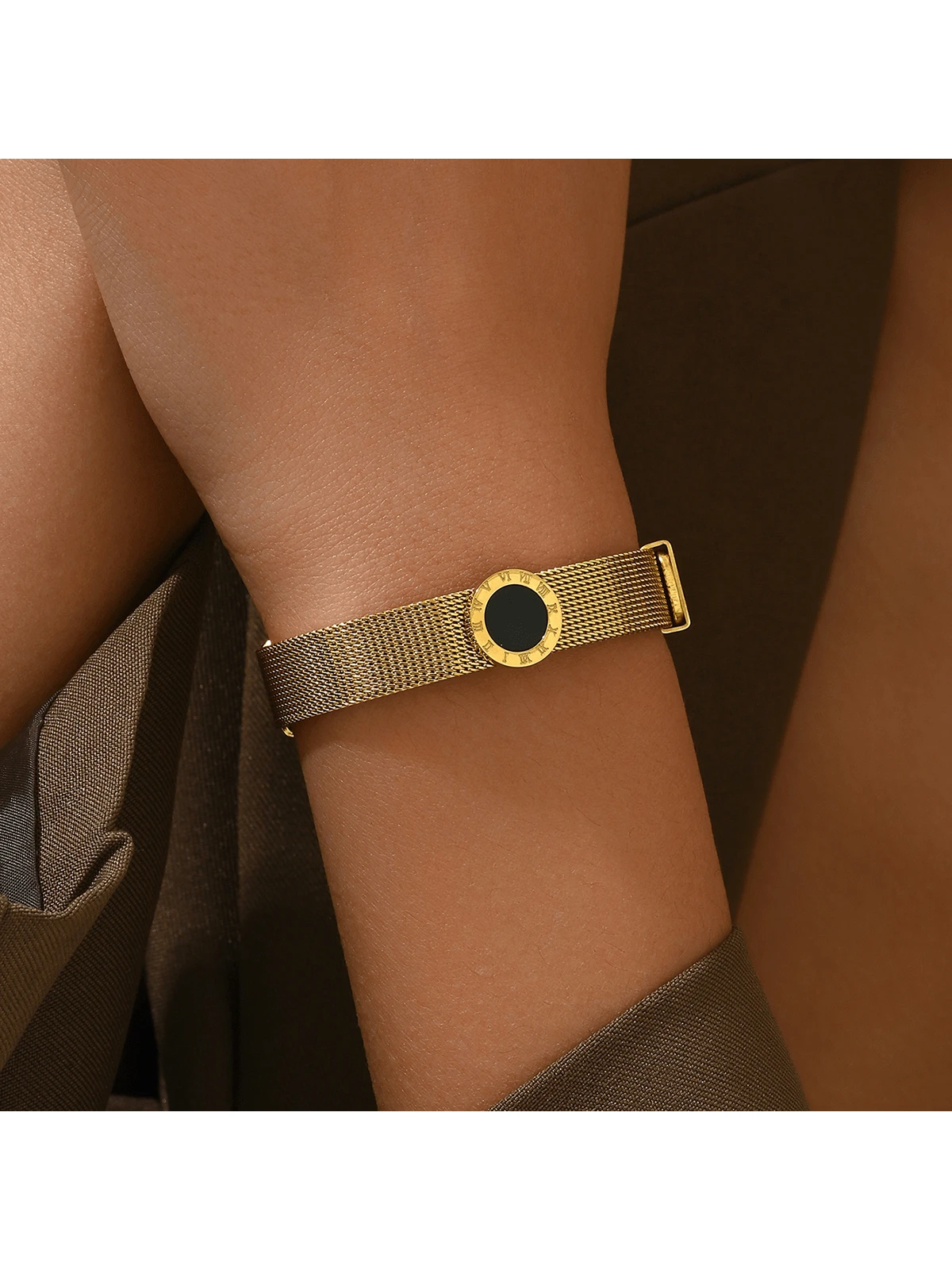 A French Elegant Roman Numerals Bracelet Stainless Steel Elegant Female Jewelry - Image 2