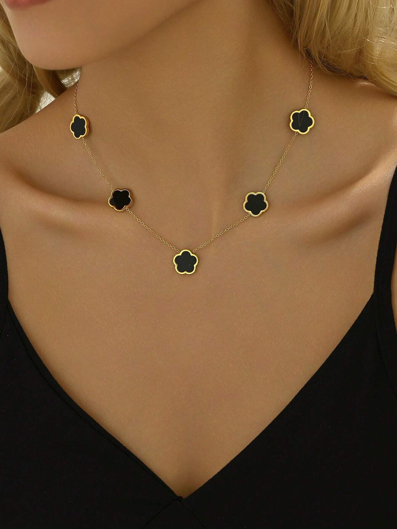 LIEBEIRIS 1pc 18k Gold Plated Stainless Steel Five Petal Flower Pendant Necklace - Image 3