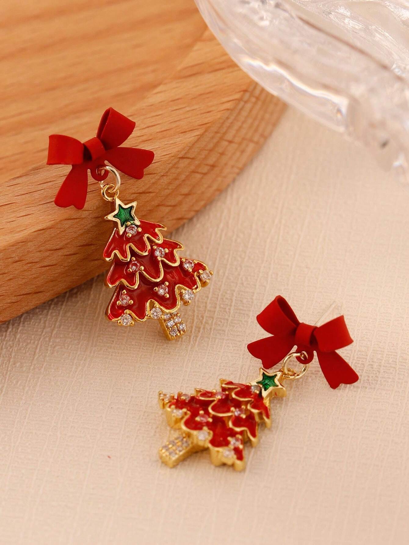 2pcs Red Bow Christmas Tree Style Earrings - Image 2
