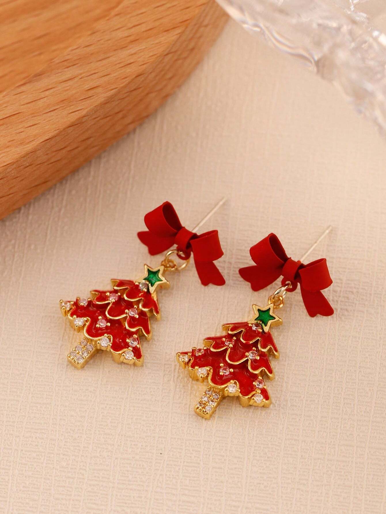 2pcs Red Bow Christmas Tree Style Earrings - Image 3