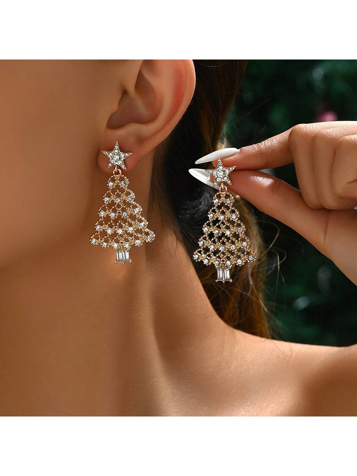 Elegant Hollow Christmas Tree Shape Pendant Earrings With Sparkling Rhinestones