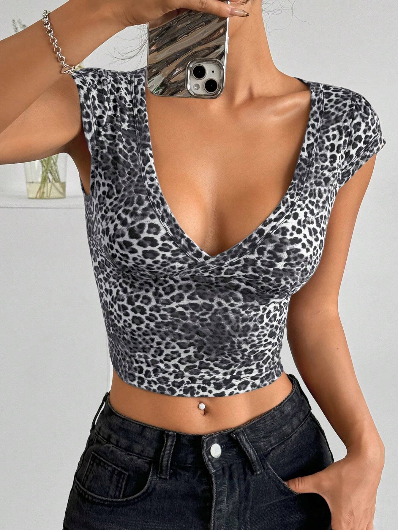 SHEIN EZwear Women's Summer Fashion Leopard Print Cropped T-Shirt - Image 3