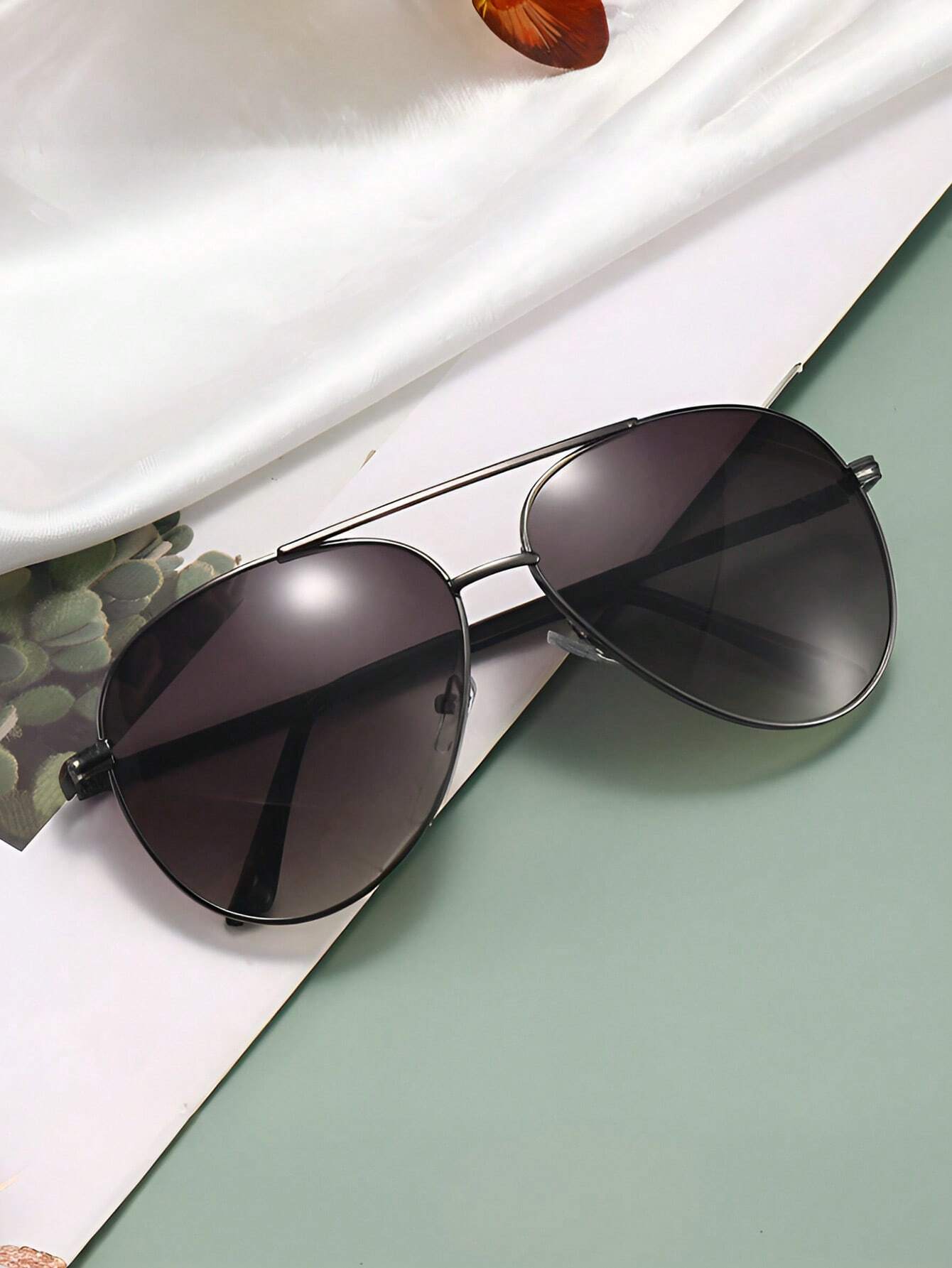 Unisex Large Vintage Toad Frame Fashion Glasses, Suitable For Casual - Image 2