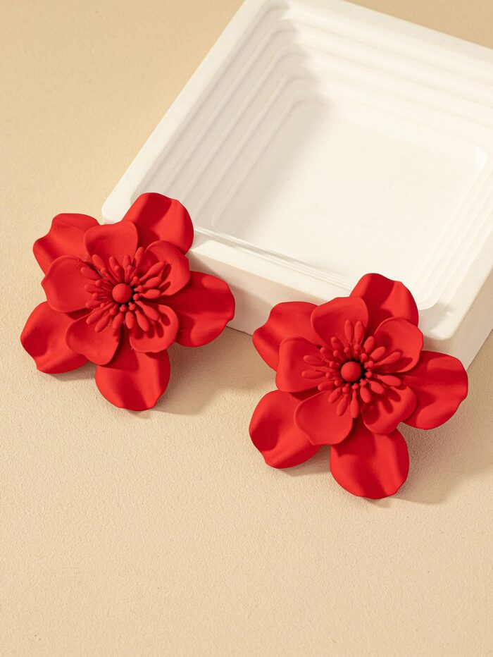Flower Design Stud Earrings - Image 2