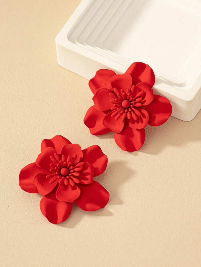Flower Design Stud Earrings - Image 3