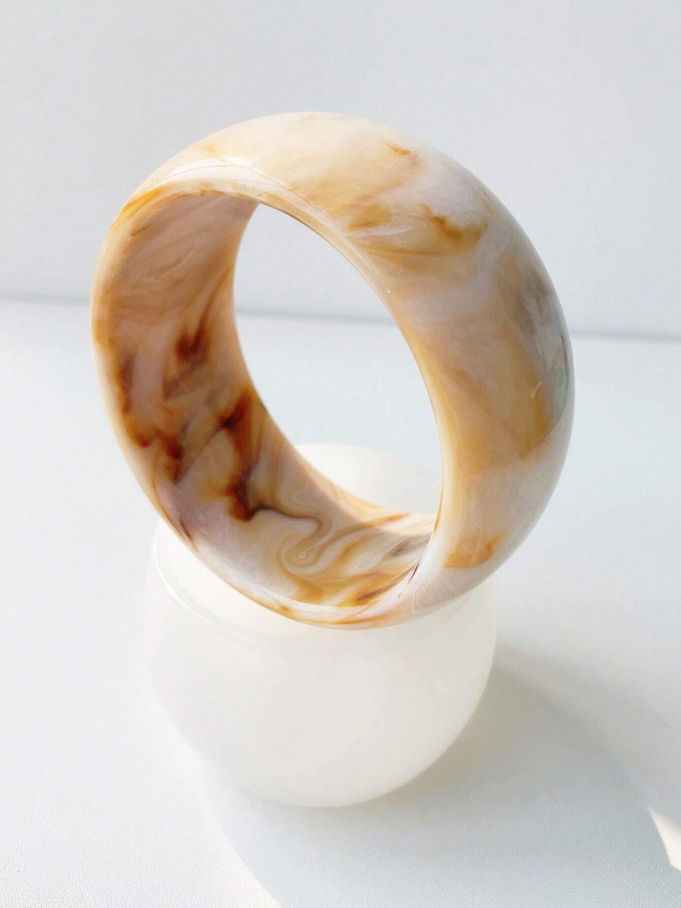 1pc Exaggerate Vintage Colorful Transparent Retrot Marble Pattern Acryic Heavy Wide Bangle Bracelet Brown and White