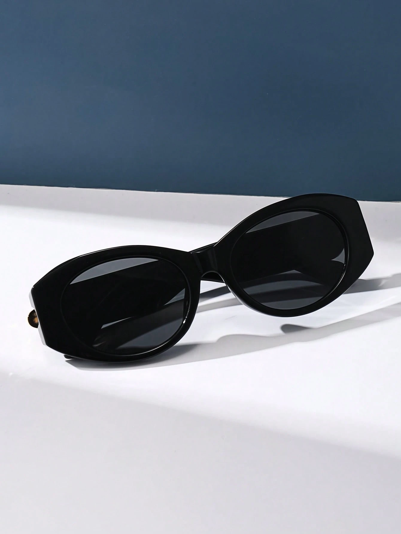 Retro Cat Eye Frame Fashion Fashion Glasses, Plastic Classic Style - Image 3