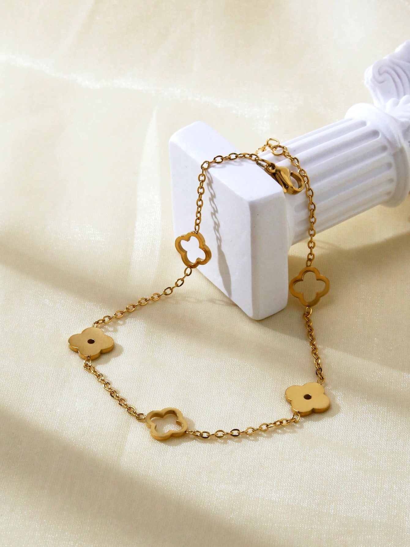TONSI 1pc Elegant Stainless Steel 18k Gold Plated Clover Anklet - Image 2