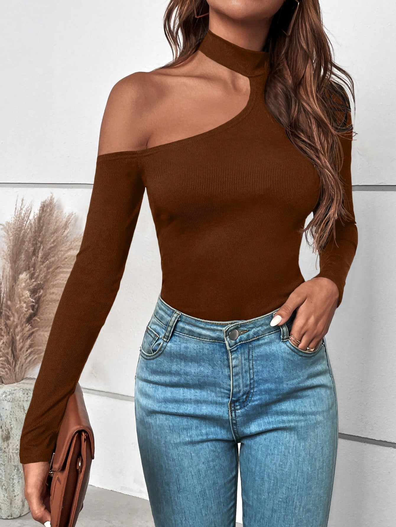 SHEIN Privé Asymmetric Neckline Solid Color T-shirt - Image 4