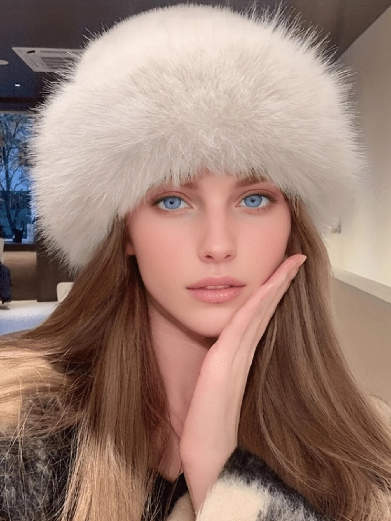 1pc Elegant Solid Color Soft Fleece Spliced Fluffy Trim Warm Windproof Winter Hat - Image 3