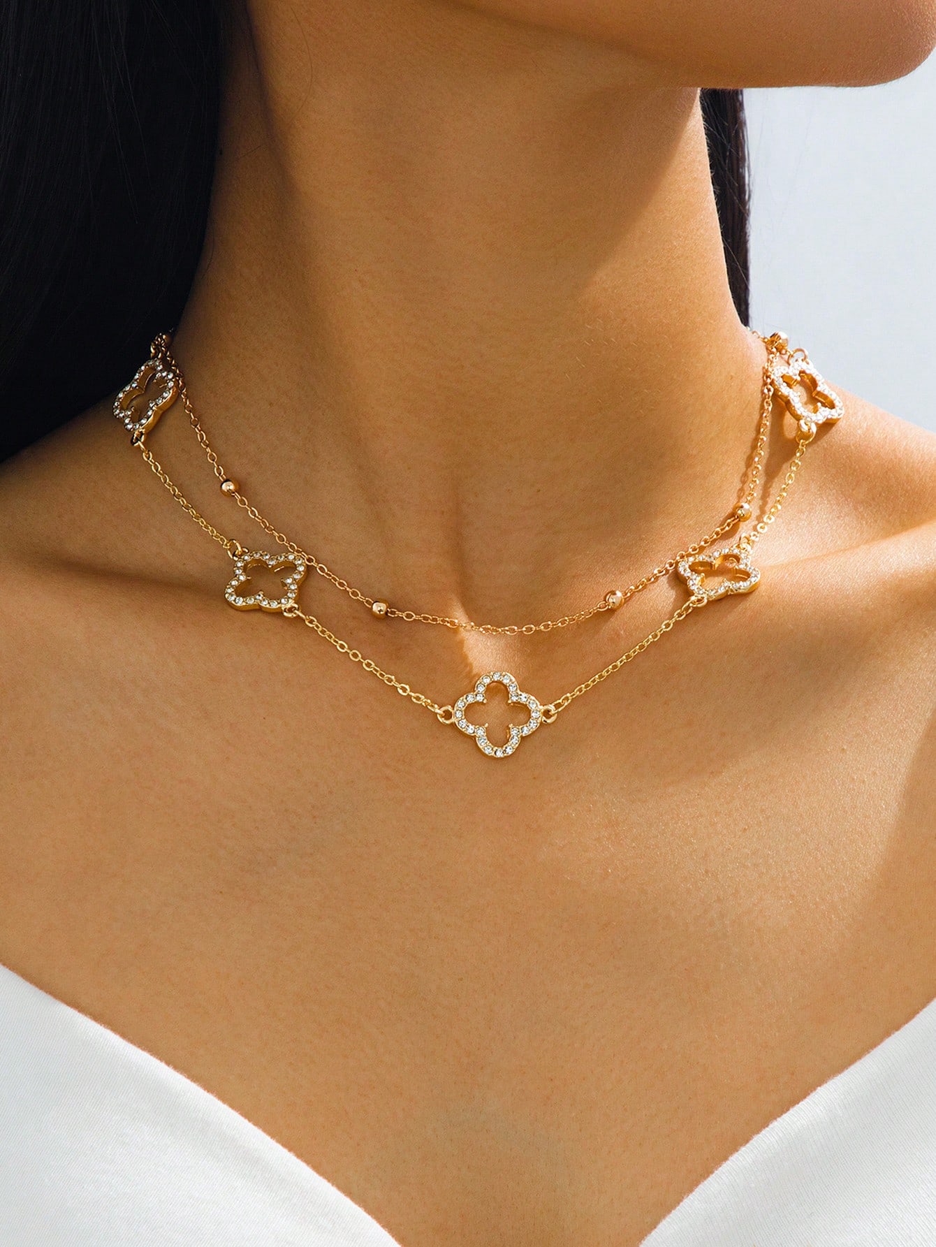 1pc Luxurious Hollow Clover Pendant Necklace For Women